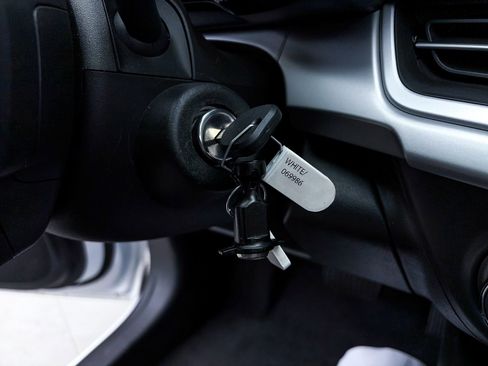 Used 2024 Chevrolet Trax RS w/ Sunroof Package image 18