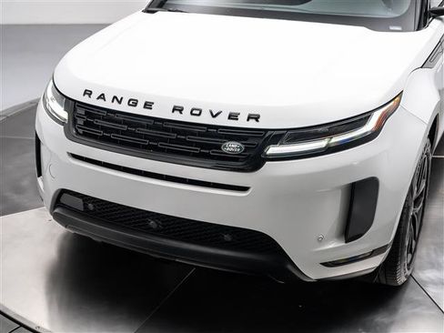 Used 2025 Land Rover Range Rover Evoque S AWD/4WD image 9