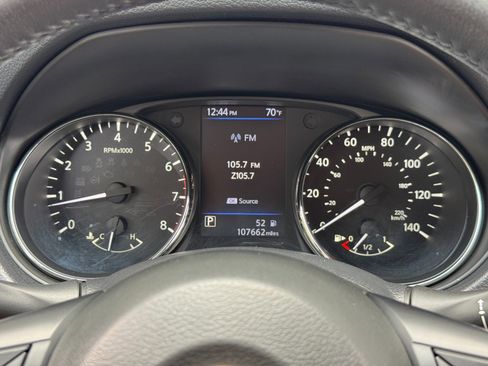 Used 2020 Nissan Rogue SV FWD image 17