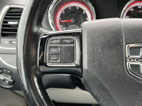 Used 2019 Dodge Grand Caravan SXT FWD image 21
