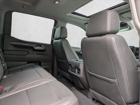 Used 2023 GMC Sierra 1500 SLT image 25