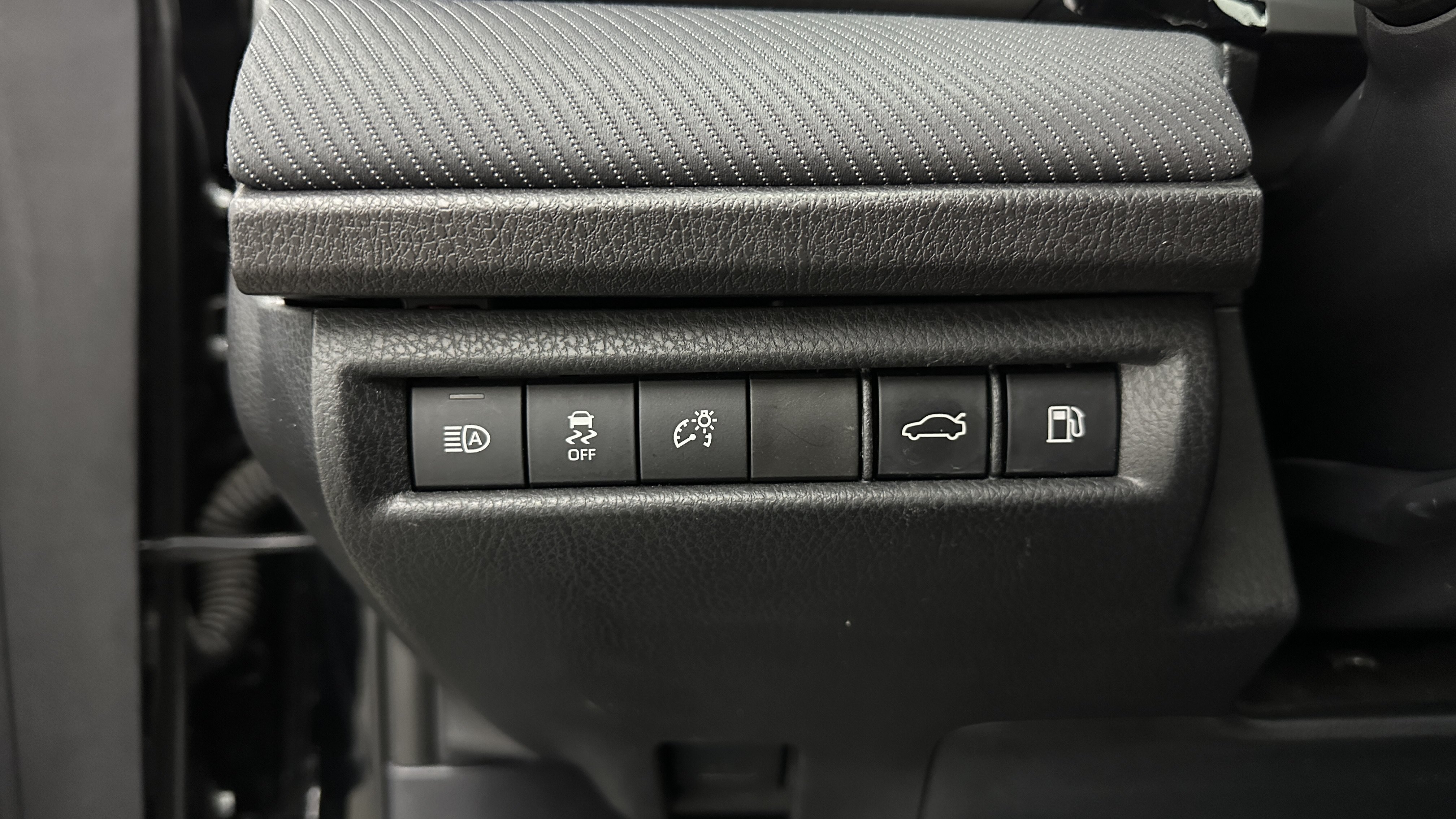 Used 2025 Toyota Camry SE FWD image 18