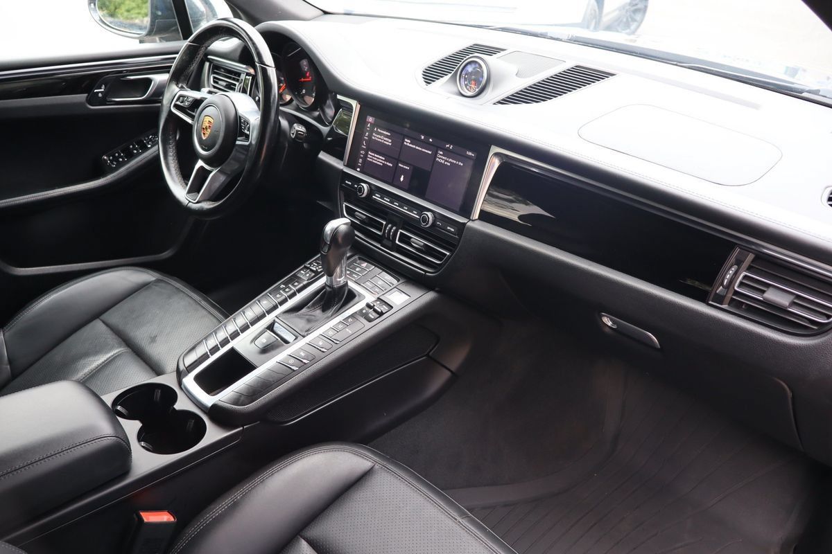 Used 2020 Porsche Macan AWD/4WD image 13