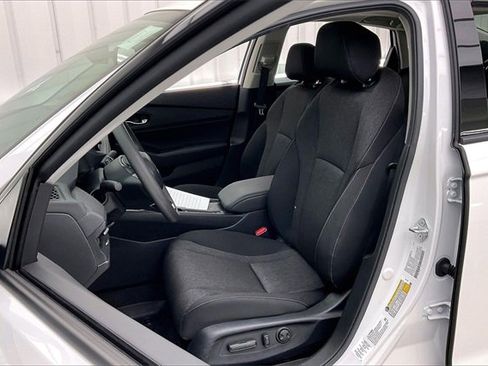 Certified 2025 Honda Accord SE image 8