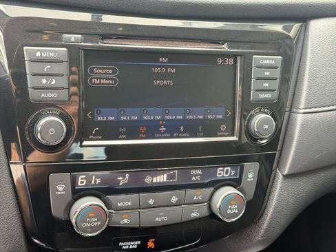 Used 2018 Nissan Rogue SV FWD image 18