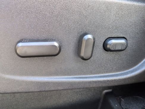 Used 2018 Ford Escape SE image 18