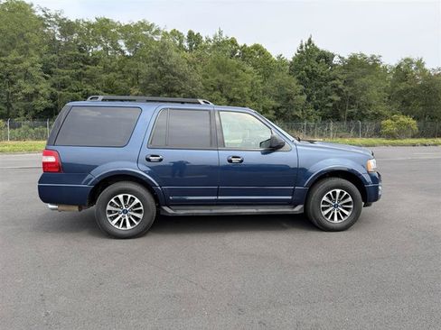 Used 2017 Ford Expedition XLT AWD/4WD image 4