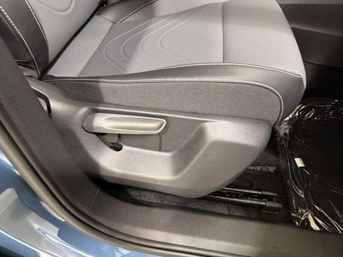 New 2026 Volkswagen Tiguan SE R-Line AWD/4WD image 37
