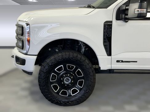 Used 2025 Ford F250 Platinum w/ FX4 Off-Road Package AWD/4WD image 11