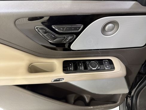Used 2023 Lincoln Aviator Reserve w/ Equipment Group 201A image 16