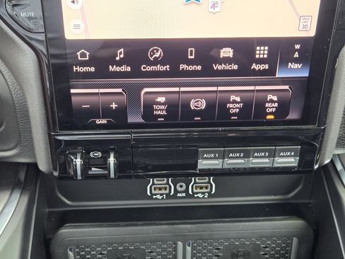 Used 2025 RAM 2500 Laramie AWD/4WD image 21