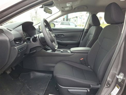 Used 2025 Nissan Sentra S image 14