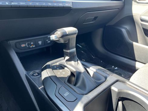Used 2025 Kia K4 FWD image 42