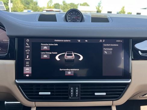 Used 2021 Porsche Cayenne S AWD/4WD image 26