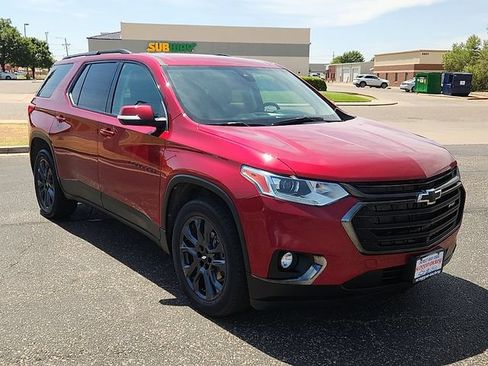 Used 2021 Chevrolet Traverse RS w/ LPO, Floor Liner Package FWD image 6