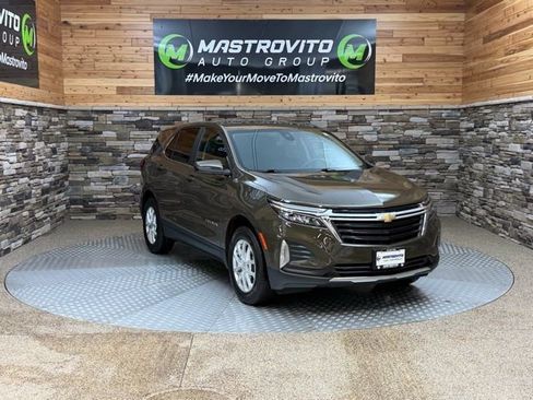 Used 2023 Chevrolet Equinox LT image 2