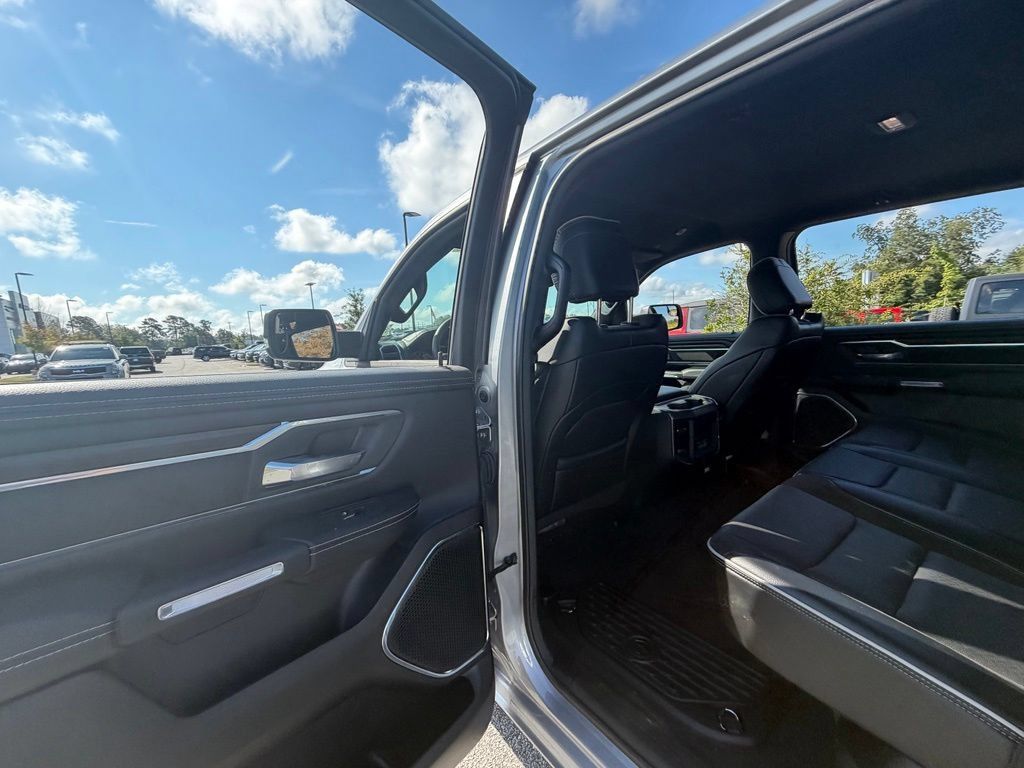 Used 2025 RAM 1500 Laramie w/ Sport Appearance Package AWD/4WD image 40
