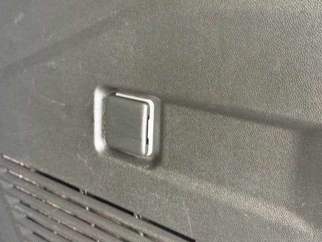 Used 2025 Chevrolet Suburban Z71 AWD/4WD image 7