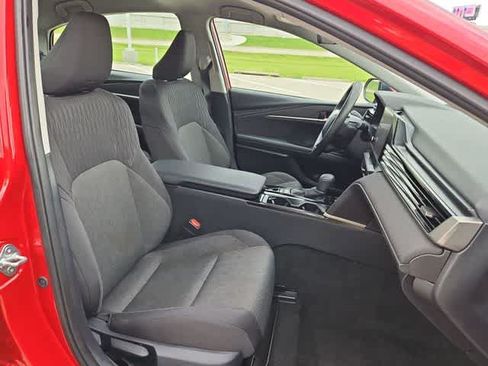 Used 2025 Toyota Camry LE FWD image 18