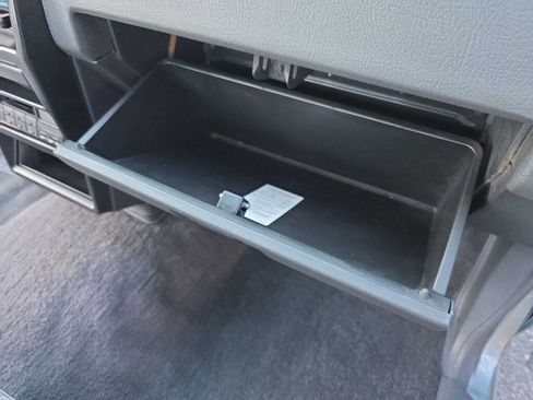 Used 1993 Nissan Pickup 2WD Regular Cab image 32