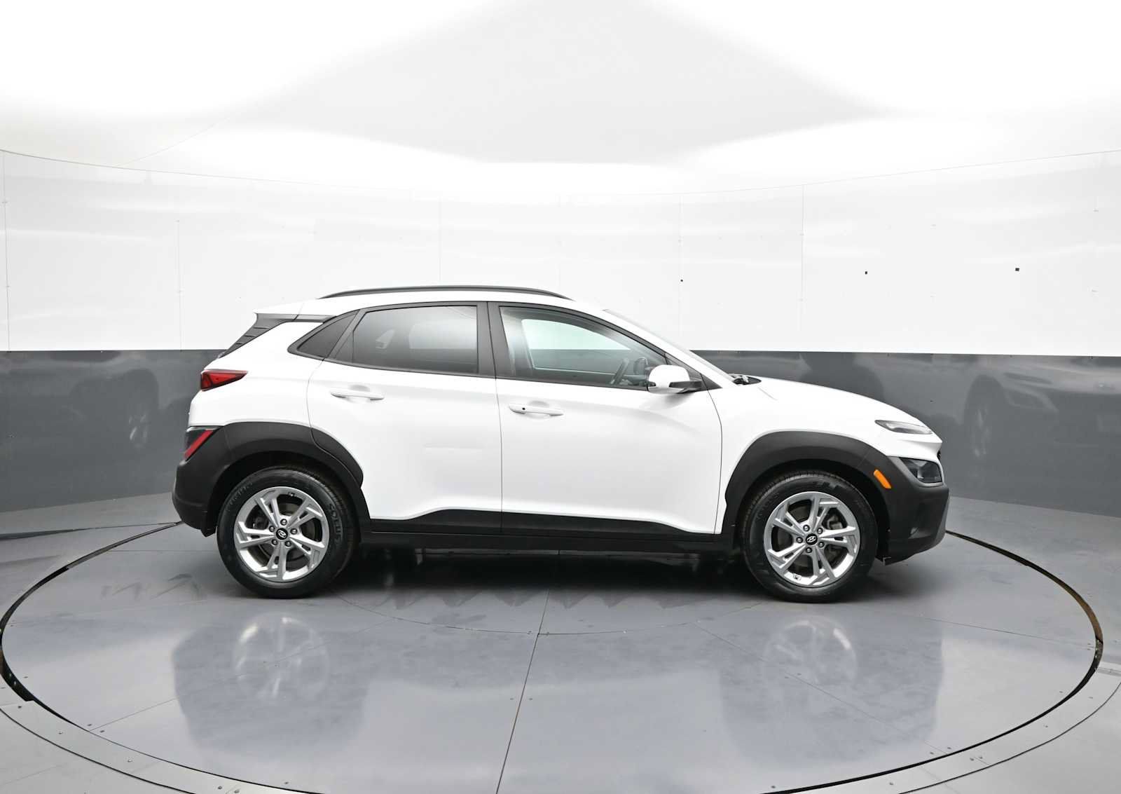 Certified 2023 Hyundai Kona SEL AWD/4WD image 5