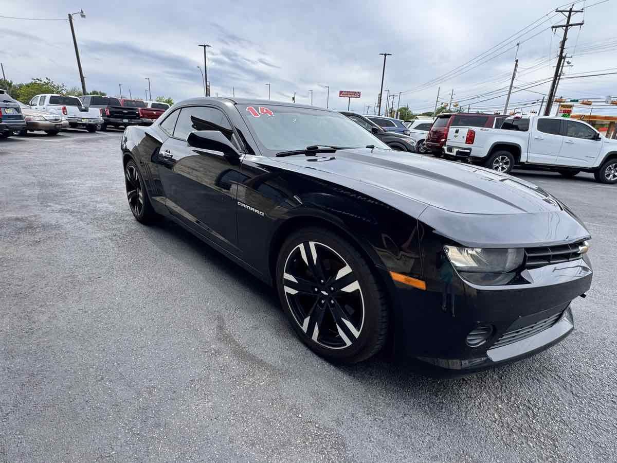 Used 2014 Chevrolet Camaro LS RWD image 4