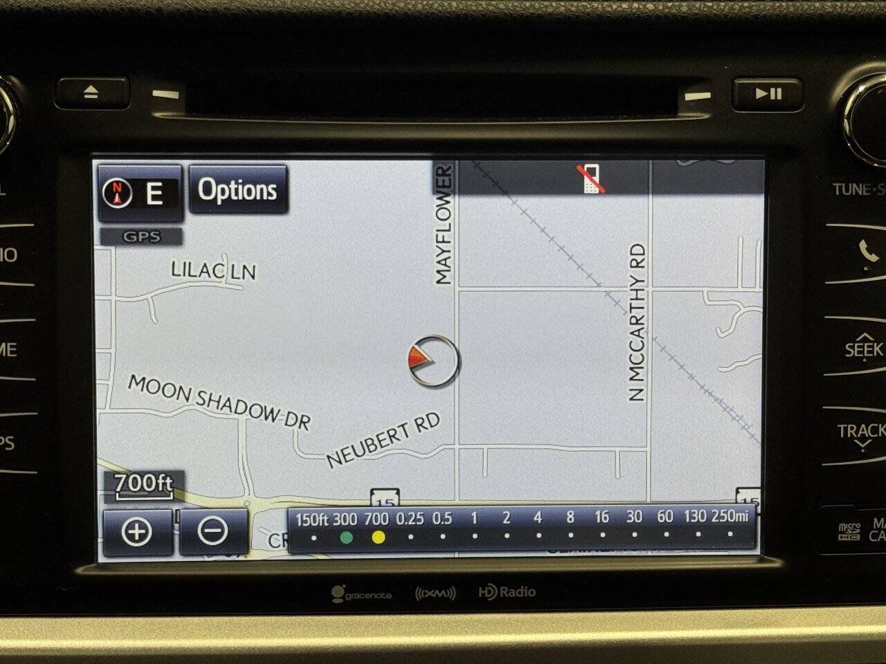 Used 2019 Toyota Highlander XLE AWD/4WD image 32