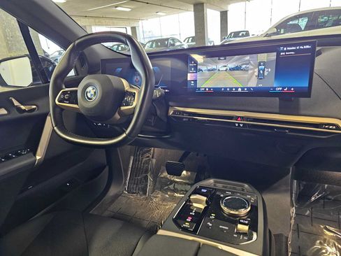Used 2024 BMW iX xDrive50 w/ Premium Package AWD/4WD image 31
