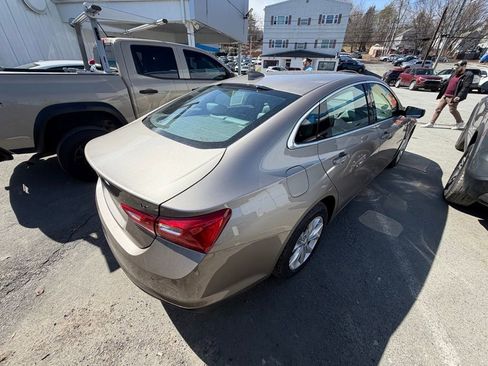 Used 2025 Chevrolet Malibu LT image 5