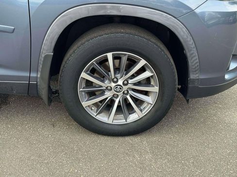 Used 2019 Toyota Highlander XLE w/ Protection Package #3 AWD/4WD image 9