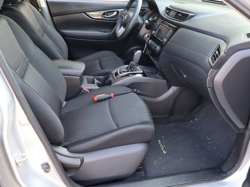 Used 2018 Nissan Rogue S FWD image 16