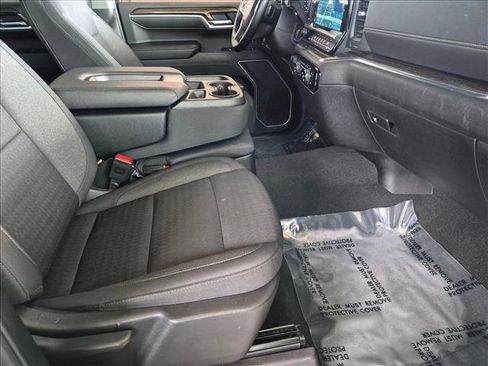 Used 2025 Chevrolet Silverado 1500 LT AWD/4WD image 19