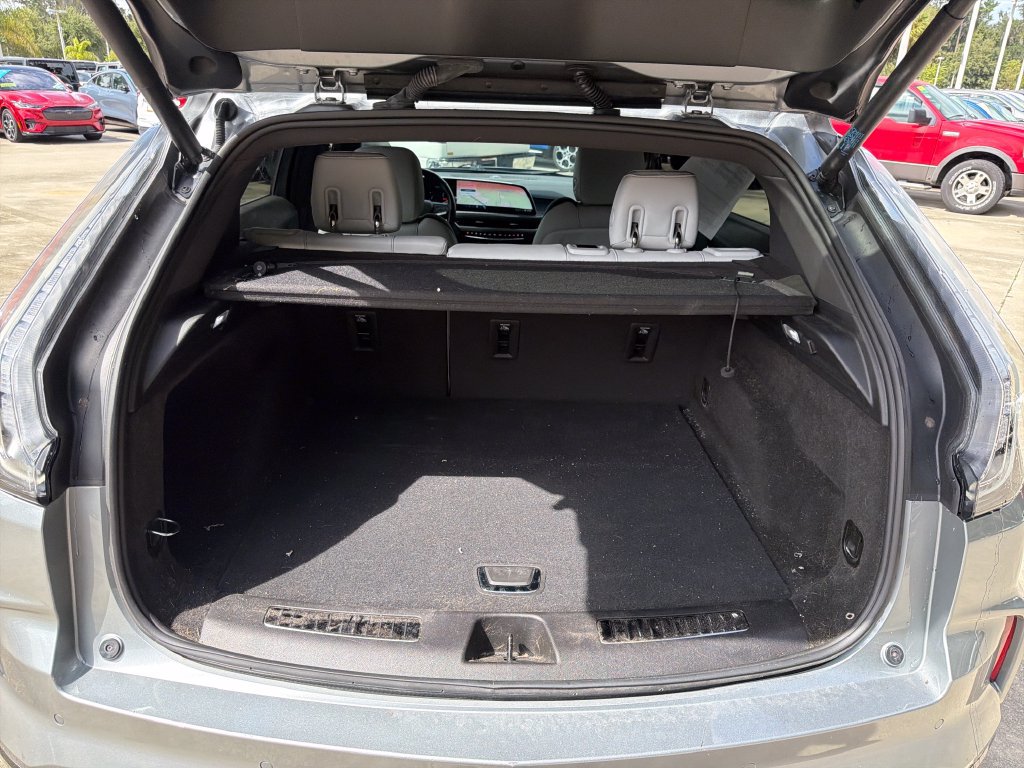 Used 2025 Cadillac XT4 Sport FWD image 30