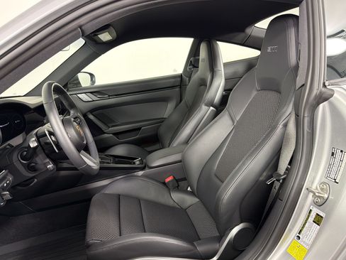 Certified 2024 Porsche 911 Carrera T RWD image 5