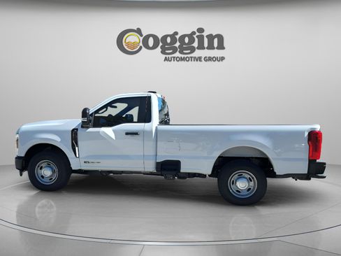 New 2026 Ford F250 XL w/ F-250 >10K GVWR Package image 2