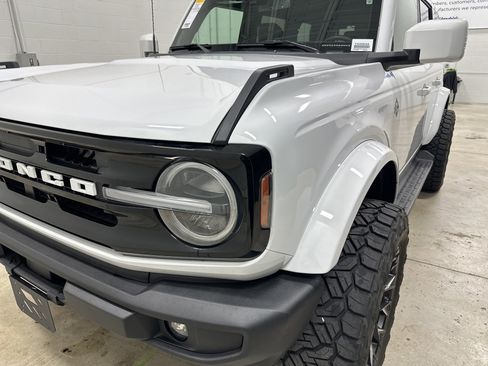 Used 2025 Ford Bronco Outer Banks AWD/4WD image 6