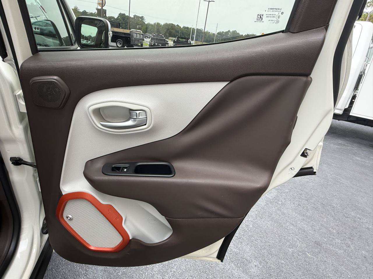 Used 2017 Jeep Renegade Limited AWD/4WD image 15