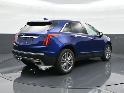 Certified 2023 Cadillac XT5 Premium Luxury w/ Technology Package FWD image 5