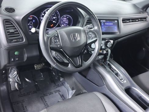 Used 2019 Honda HR-V Sport image 9