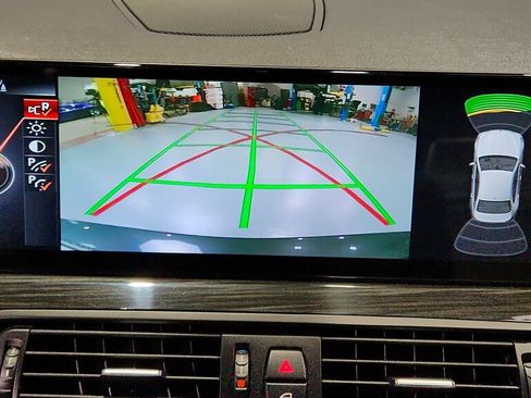 Used 2014 BMW 550i xDrive Sedan image 14