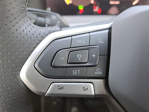 New 2026 Volkswagen Tiguan SE R-Line AWD/4WD image 17