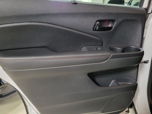 Used 2025 Honda Passport Black Edition image 19