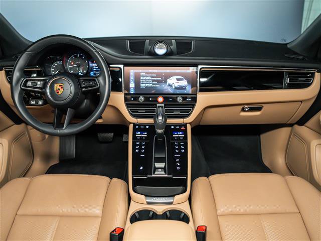 Used 2026 Porsche Macan AWD/4WD image 18