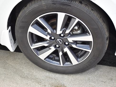 Used 2025 Nissan Versa SV w/ Trunk Package FWD image 34