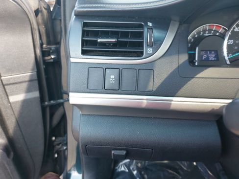 Used 2012 Toyota Camry SE FWD image 23