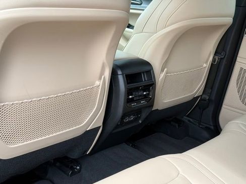 Used 2024 Jeep Grand Cherokee Limited image 27