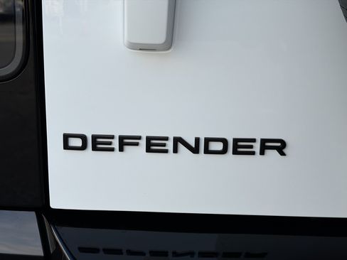 New 2026 Land Rover Defender 110 X-Dynamic SE AWD/4WD image 11