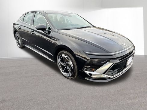 Used 2026 Hyundai Sonata SEL FWD image 2