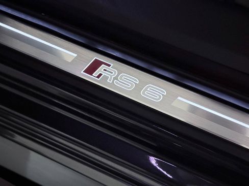 Used 2022 Audi RS 6 w/ Executive Package image 21