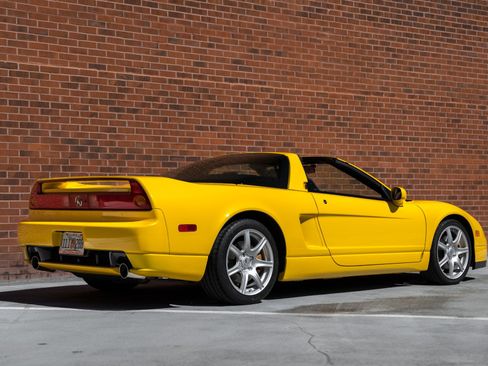 Used 2002 Acura NSX T image 9